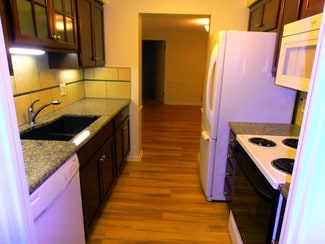 1616 S Main St, Canton, OH 44709