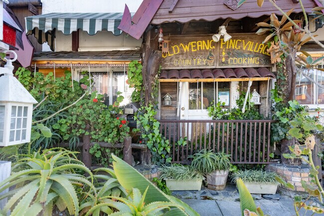 Old Weang Ping Village is a popular restaurant in Frick.