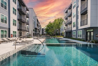 2001 E 4th St, Fort Worth, TX 76102