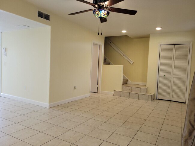 10813 Sandpiper Dr, Houston, TX 77096 - photo 6