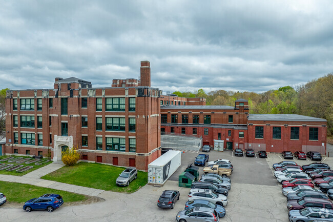 Vernon Hill School is a public elementary school in Broad Meadow Brook.