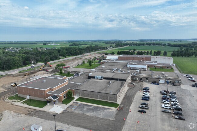 Melrose Secondary School achieves an overall B grade from Niche.