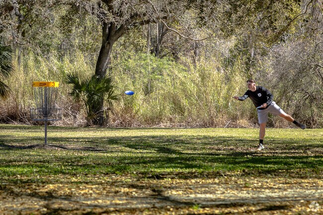 Lake Parker Park host one of the few disk golf courses in the Lakeland area.