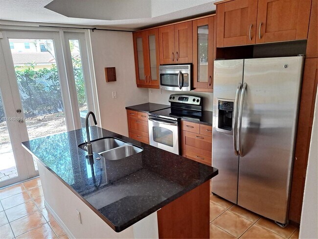 632 SW 107th Ave unit 606 2 STORIES CONDO, Pembroke Pines, FL 33025 - photo 3