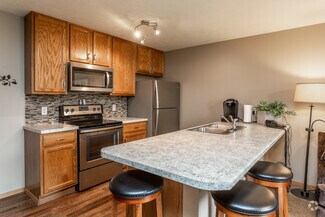 900 S Newcomb Ave, Sioux Falls, SD 57106
