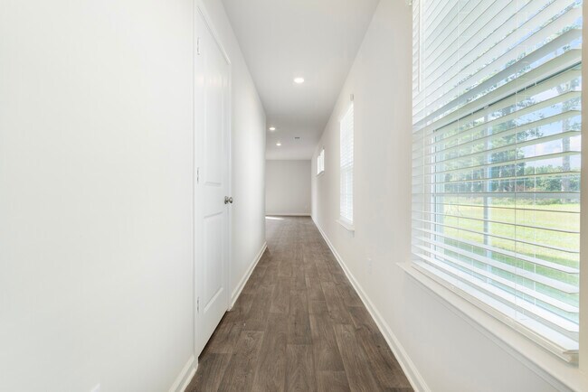 1008 S Welcome Rd St unit 36791928, Greenville, SC 29611 - photo 4