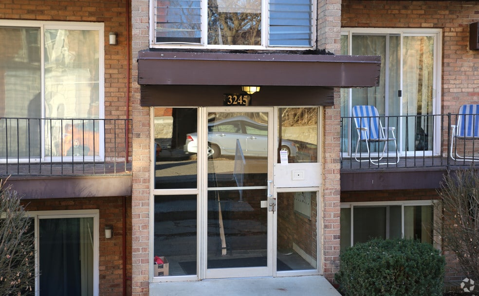 3245 Exterior
