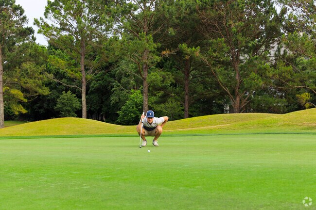 Living in Wando puts residents close to many golf courses.