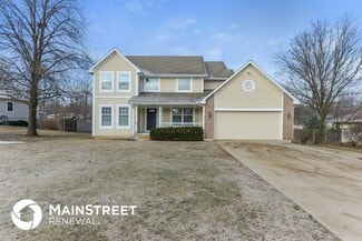 5620 Meadow View Dr, Shawnee, KS 66226