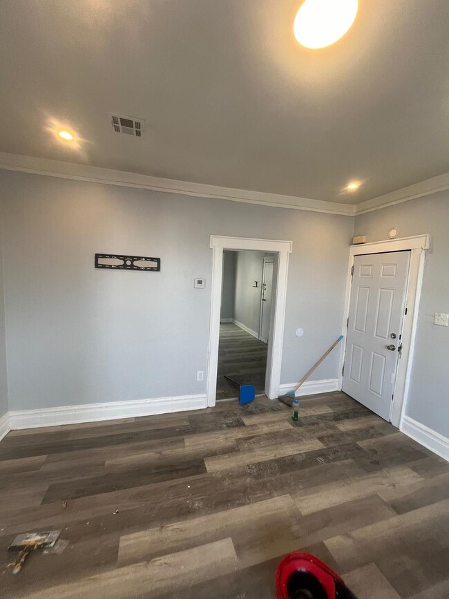 158 Maple Ave 3L