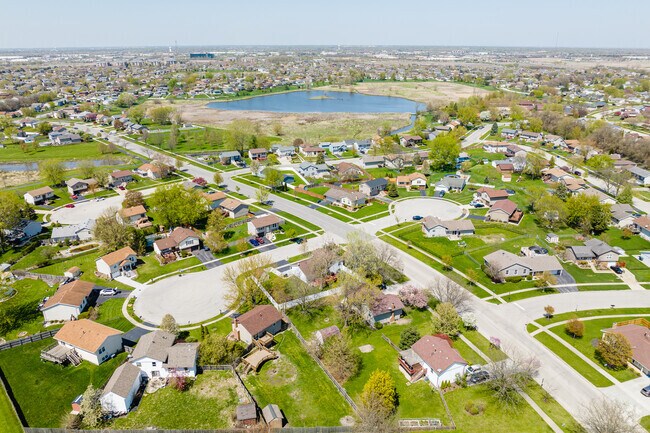 Nature lovers are never far from parks in Frankfort Square.