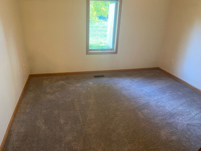 604 Apple Hill Way, Angola, IN 46703 - photo 4