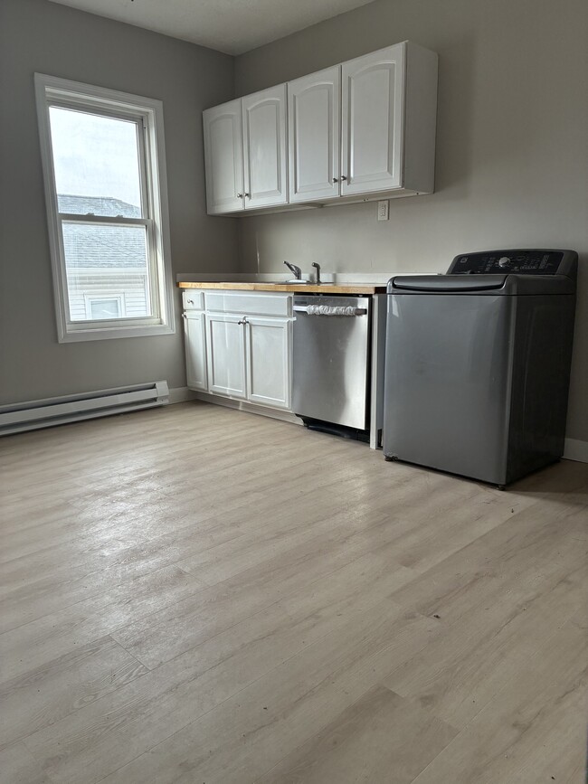 82 Green Hill Pkwy unit 3, Worcester, MA 01605 - photo 4