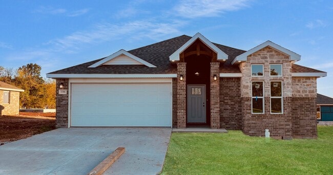 1106 W Pebblebrooke Dr, Ozark, MO 65721 - photo 2