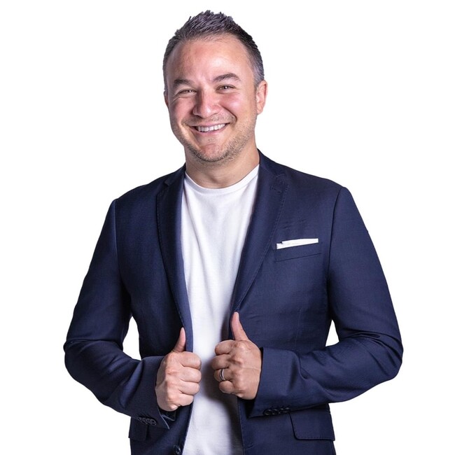 Agent Photo