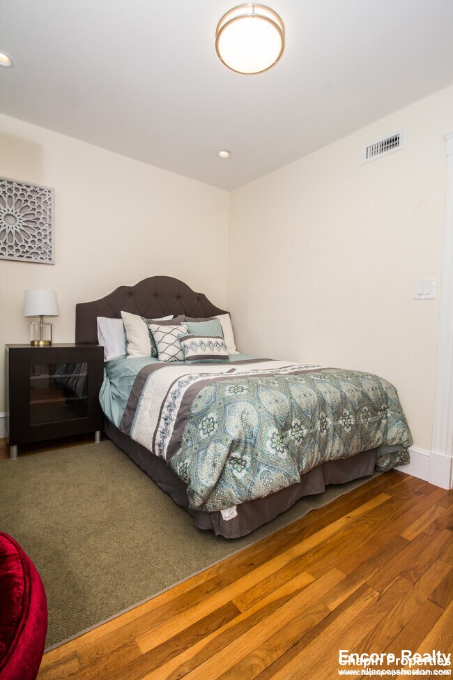 30 Clay St unit 3, Cambridge, MA 02140 - photo 5