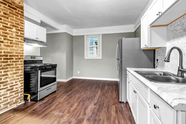 135 Elmwood Ave, Buffalo, NY 14201 - photo 4