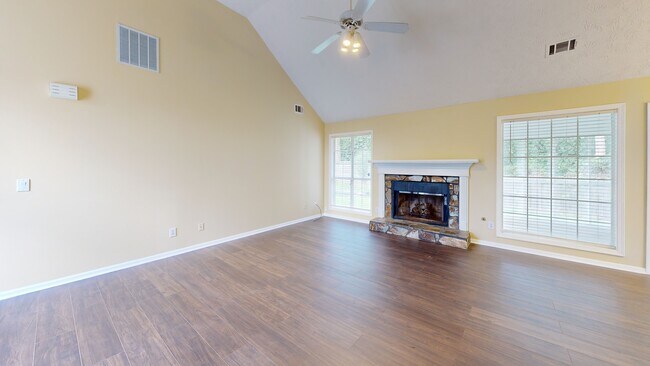 553 Ashton Manor Dr, Loganville, GA 30052 - photo 2