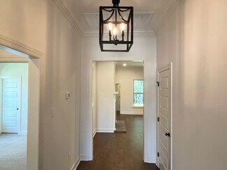 8823 Old Middlestown Rd SE, Huntsville, AL 35748