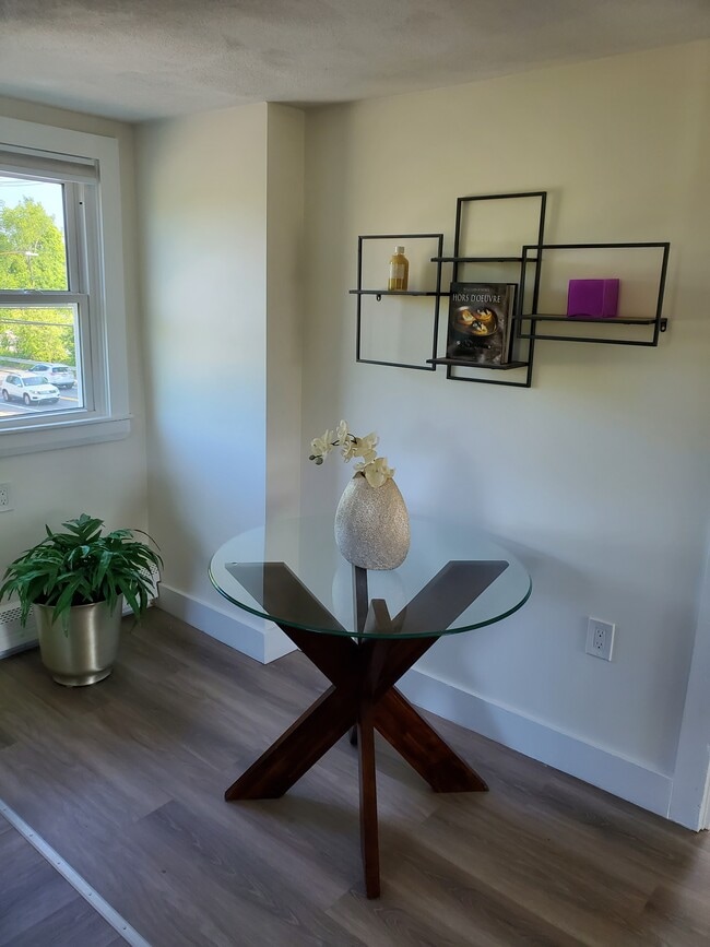 Kitchen dining nook