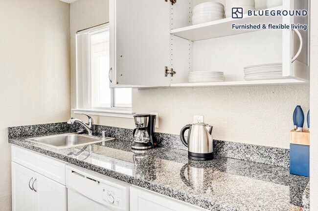 2147 Newhall St unit FL3-ID847, Santa Clara, CA 95050 - photo 7