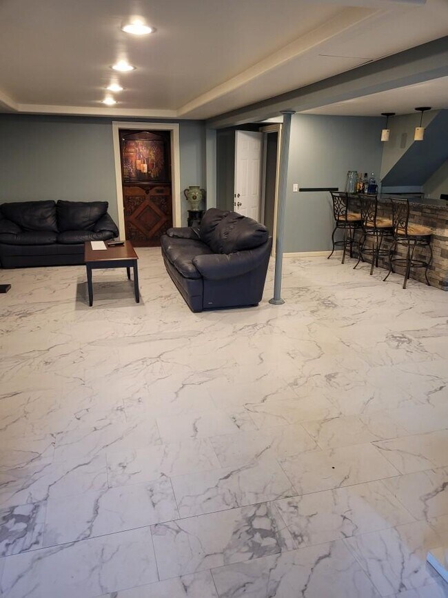 136 Main St unit Apartment, Binghamton, NY 13905 - photo 3