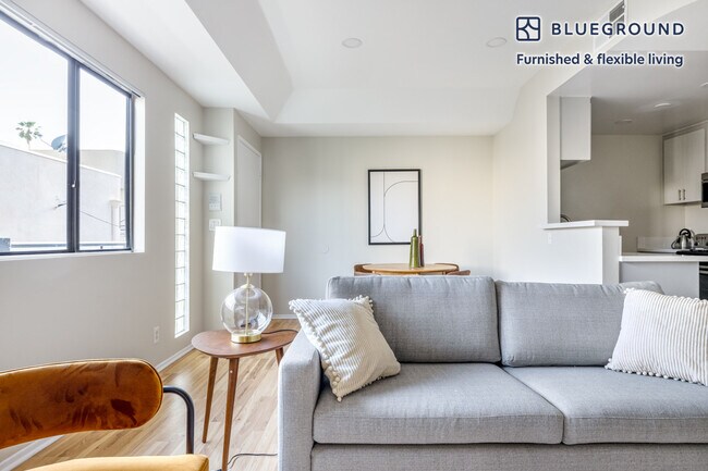 1423 N Curson Ave unit FL2-ID417, Los Angeles, CA 90046 - photo 3