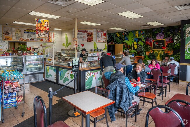 Gutiz Restaurant & Bakery is popular for lunch and breakfast in East Shore.