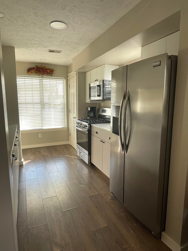 7014 S Cannon Place Dr unit 7014 S Cannon Place, Rockford, MI 49341 - photo 3