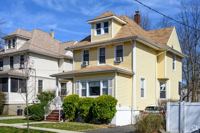 Foursquare homes are tightly packed throughout Ridgefield Park.