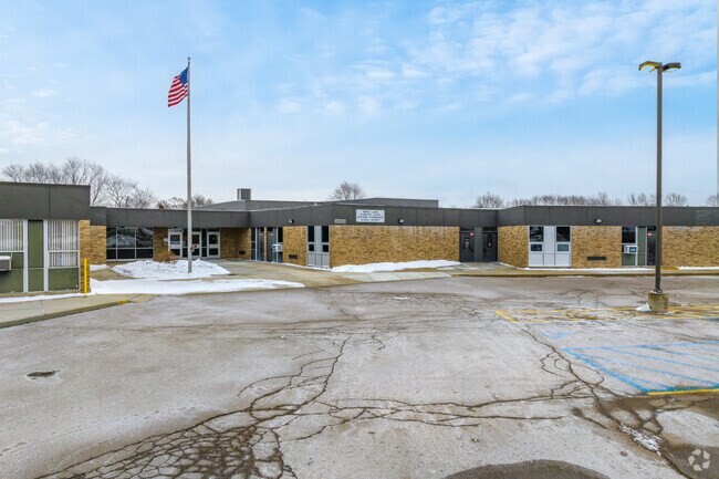 Maple Lane School welcomes Sterling Heights students.