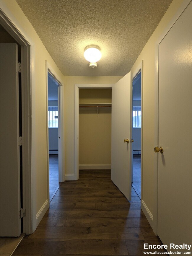 90 Gardner St unit 14, Allston, MA 02134 - photo 4