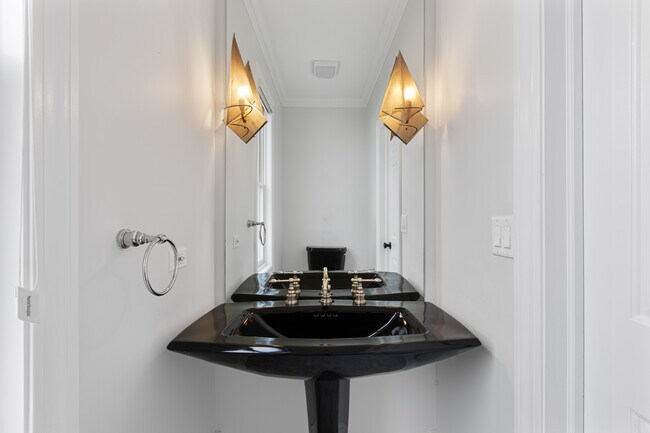 2725 N Magnolia Ave unit 1, Chicago, IL 60614 - photo 2