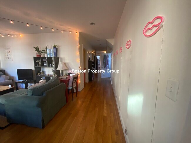 51 Calumet St unit 1, Roxbury Crossing, MA 02120 - photo 7