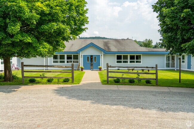 Huntington’s Brewster Pierce Memorial School educates students in grades PK-4.