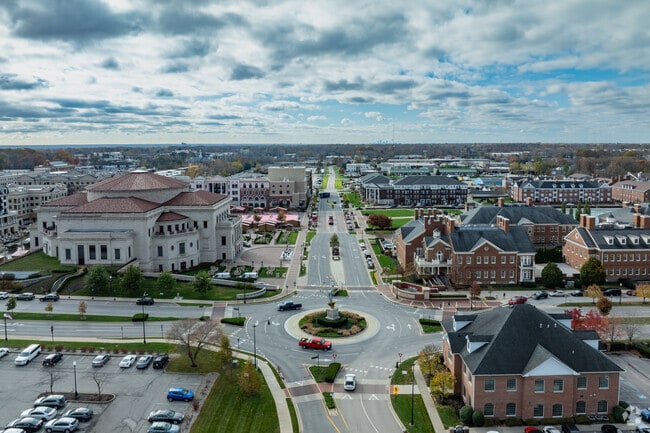 Main Street in Carmel is filled with lots of shopping and dining options.