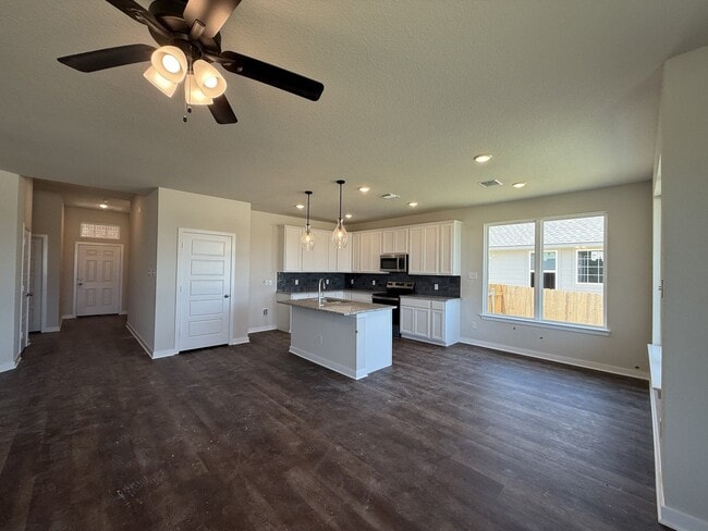 138 Dewey Dr, Killeen, TX 76542 - photo 2