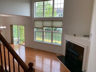 1947 Sundrop Ct, Bartlett, IL 60103