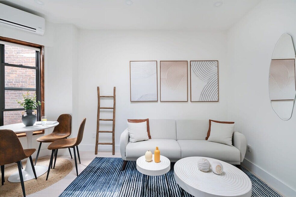 515 W 48th St unit ID1021970P, New York, NY 10036 - photo 1