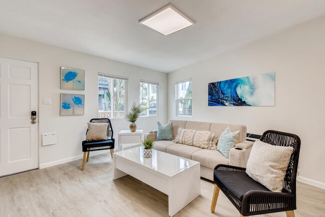 755 Windemere Ct, San Diego, CA 92109 - photo 2