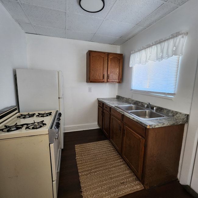 1021 11th St W unit 1021 11th, Huntington, WV 25704 - photo 6