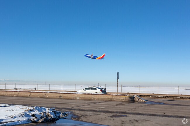 Denver International Airport is about 130 miles away from Lincoln Park.
