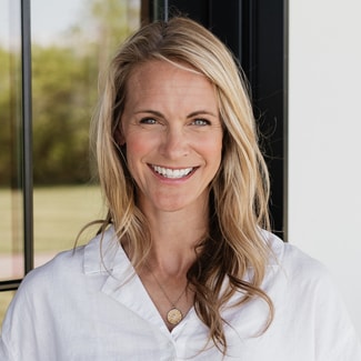 Jennifer Lotz