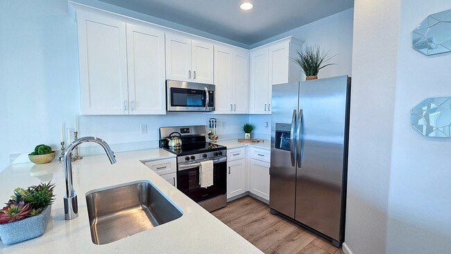 Rev3 Encanto West, Avondale, AZ 85392 - photo 2