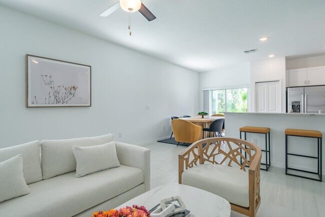 5010 Capri Hbr Dr, Wimauma, FL 33598 - photo 2