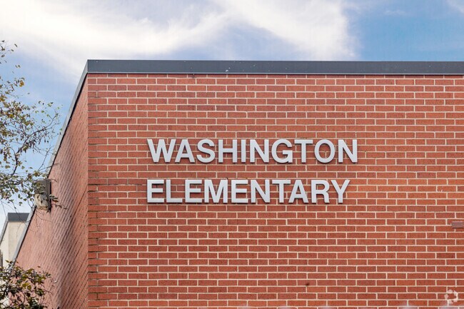 Start the education of the little ones at Washington Elementary in Goldsby.