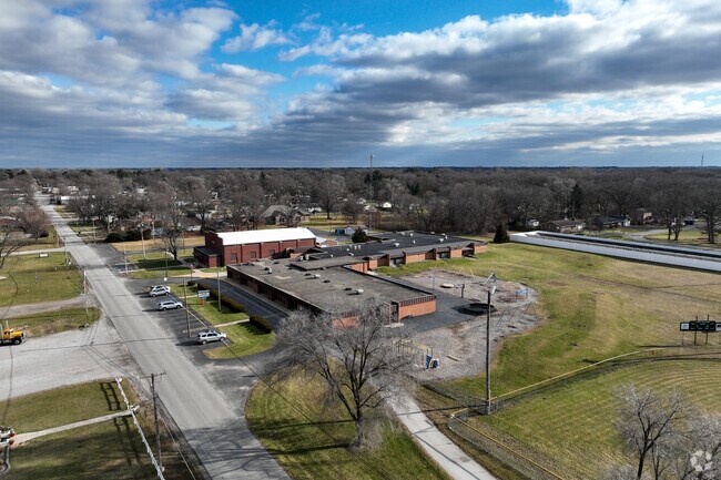 Lake Village Elementary School has a C rating on Niche.