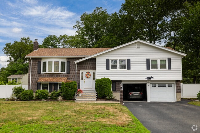 Ranch-style homes and small cottages often sell from $280,000 to $580,000.