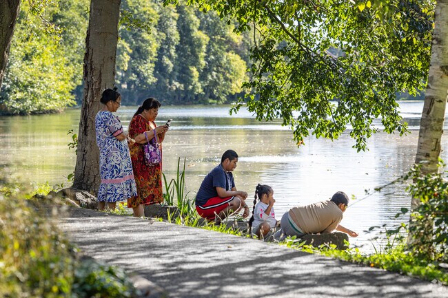 Waverly Park has a waterfront walking trail perfect for a day out with the family.