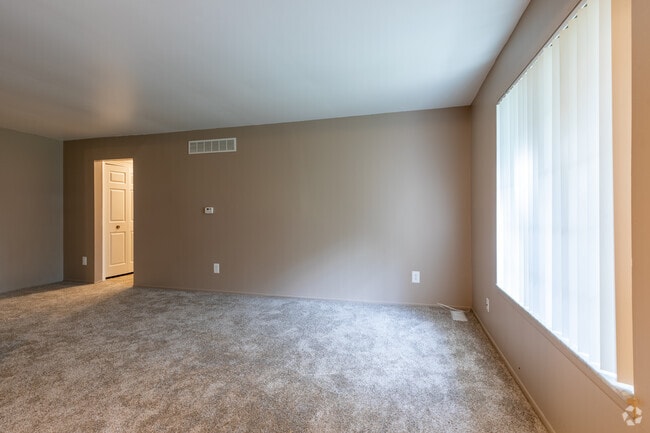 2BR, 1BA - 870SF, Living Room